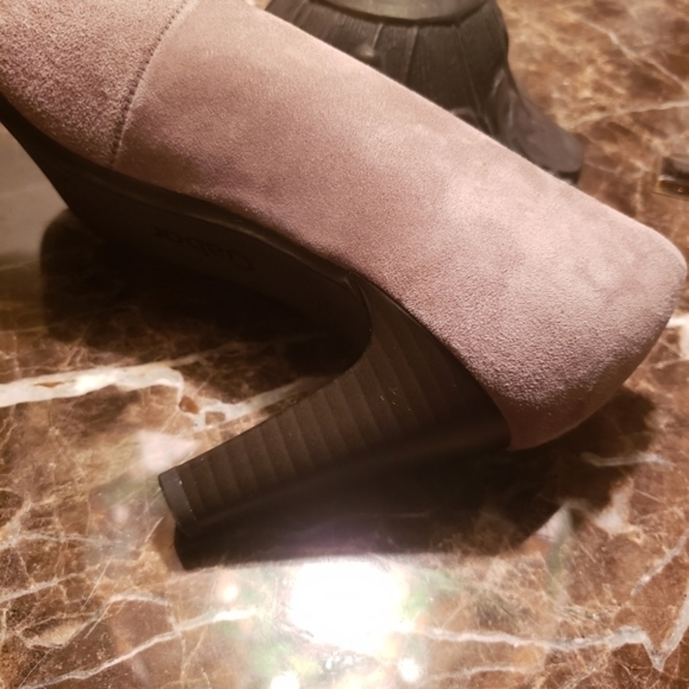 Vintage Gabor Suede Heels - Picture 5 of 11